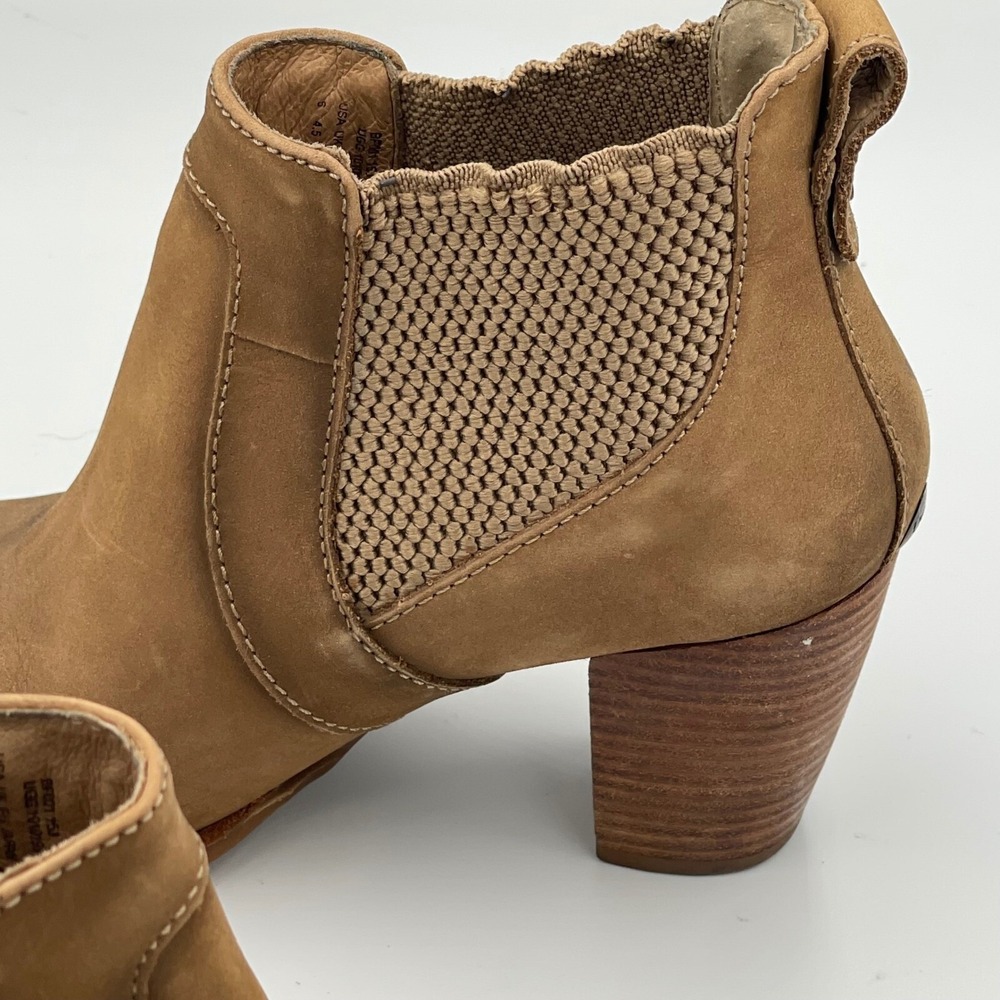 UGG‎ Tan Leather Ankle Boots Size 6 • Stacked Heel Chelsea Style